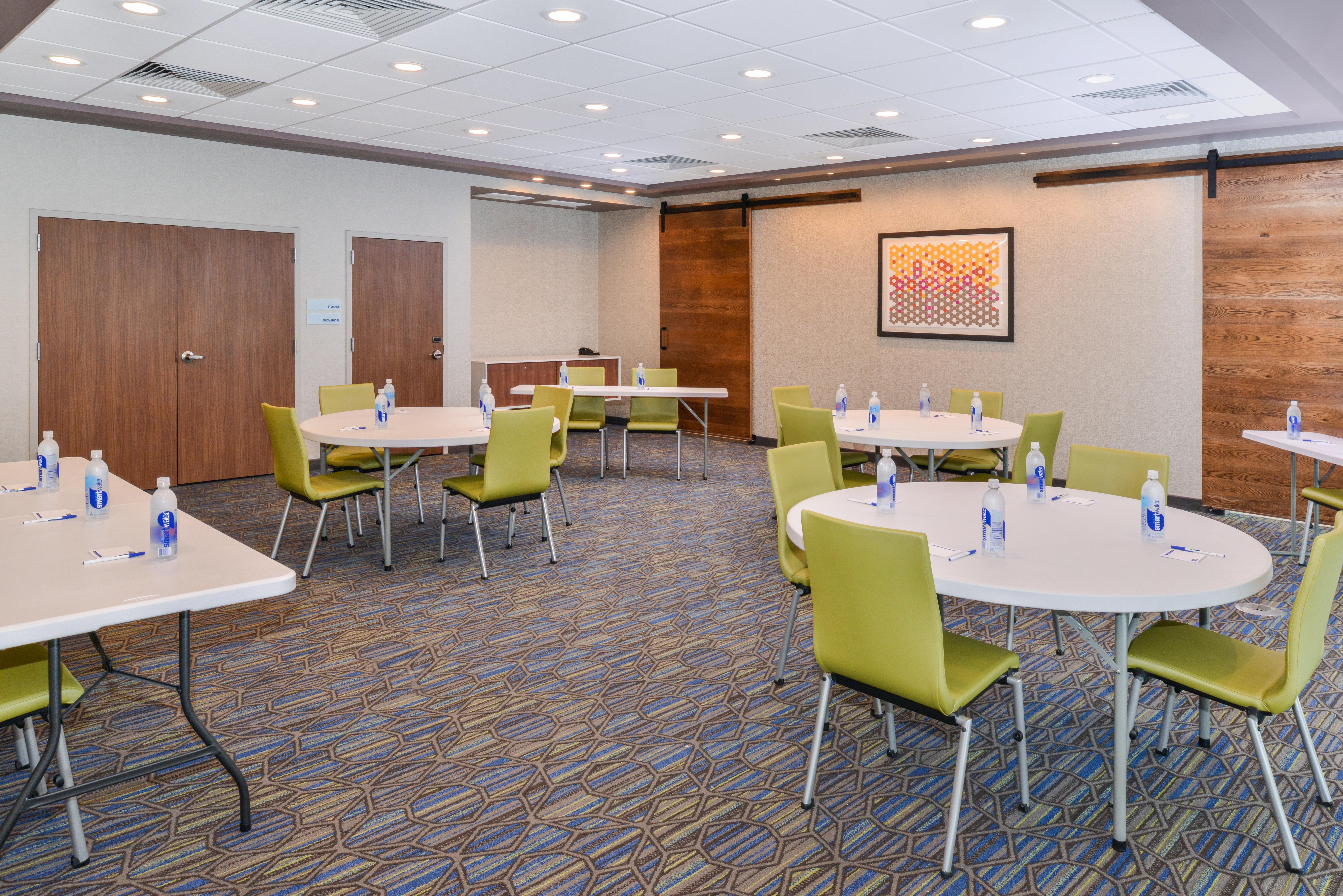 Holiday Inn Express & Suites - Ogallala By Ihg Exterior foto